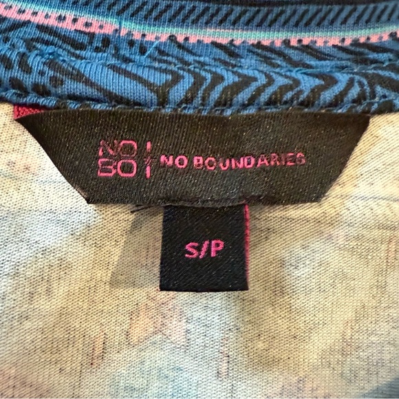 No Boundaries Women's Printed T-Shirt Dress - Picture 3 of 12